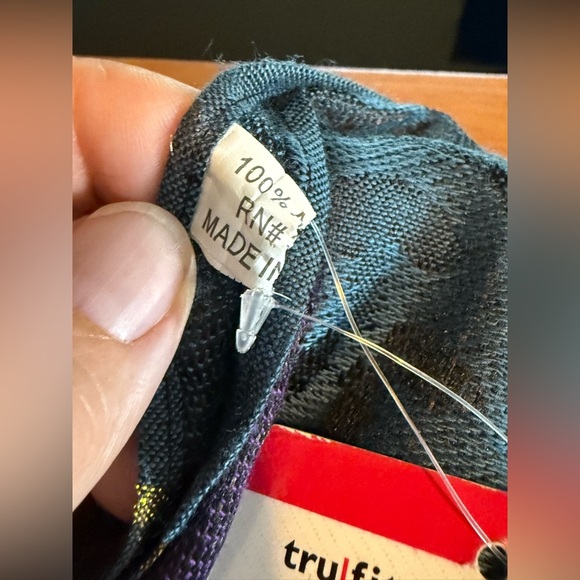 Tru-Fit Pashmina 100% Acrylic Scarf NWT 28"x82" Purple Blue Black & Gold - Picture 5 of 7